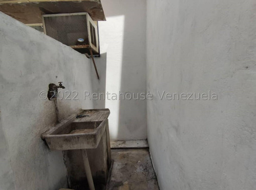 Dennymar, Alquila Casa Con Fines Comerciales, Ideal Para Centros Educativos O Consultorios, Gracias A Su Ubicacion Permitiendo Un Fluido Peatonal Y Vehicular, Hagamos Negocios, Bd 5577