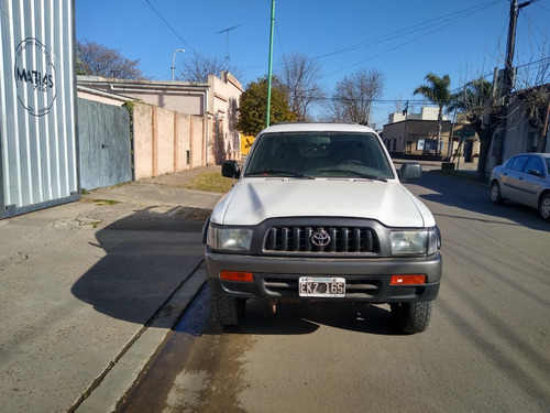 Imagen 4 de 8 de Toyota Hilux 4x4 Doble Cabina