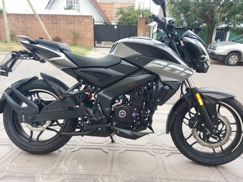 Imagen 1 de 9 de Bajaj Rouser Ns 200