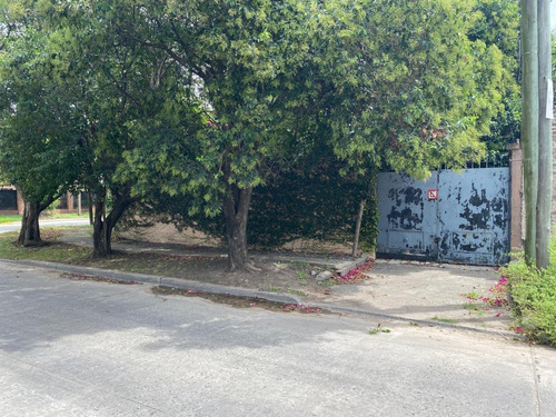 Casa En Una Sola Planta A Metros De Acceso Oeste.