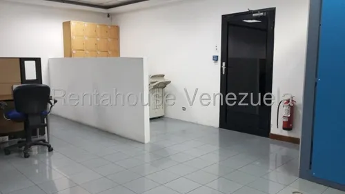 Se Alquila Oficina En La Urbina