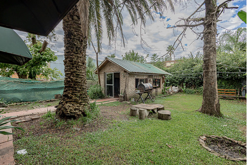 Casa C/quincho Y Jardin A Terminar Moreno Permuta