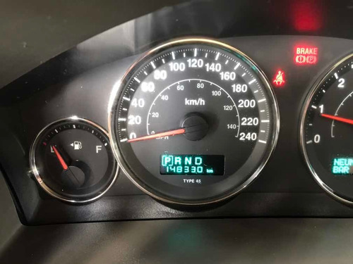 Imagen 14 de 15 de Jeep Commander 2006 5.7 Limited Premium 4x2 Mt