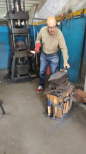 Imagen 4 de 5 de Forja Tu Cuchillo En 2 Clases. Regala Viví La Experiencia
