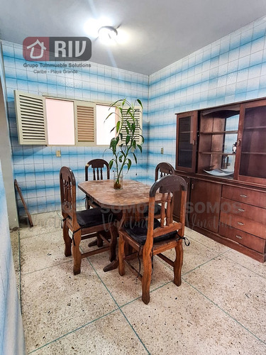 Venta - Casa Con Vista Al Mar En Playa Grande, Catia La Mar. Estado La Guaira.