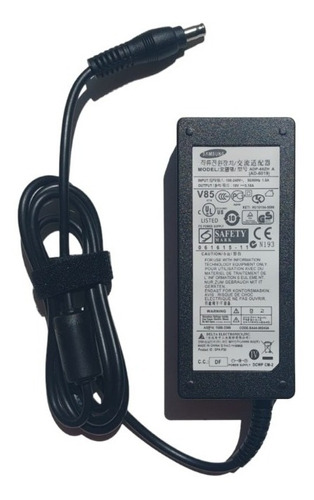 Cargador Samsung 19v 3.16a 5.5*3.0 Xe500 Xe700 Np740