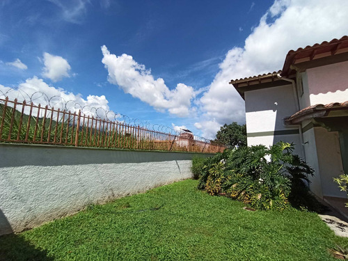 Imagen 4 de 14 de Se Vende Casa En Urb. Miranda De 640 Mts