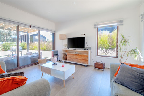 Casa En Venta, 4 Dormitorios En Maitencillo Condominio Polo.