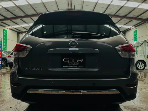 Nissan Pathfinder Exclusive