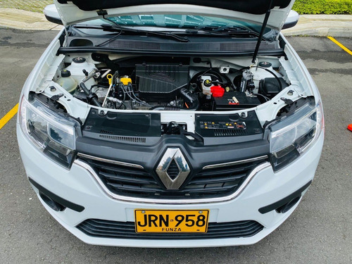 Imagen 13 de 13 de Renault Logan Life M/t 1.6 A/c