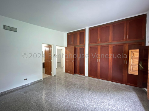 Casa Quinta En Venta Zona Norte De Maracay Casa Remodelada Con Piso De Porcelanato Cocina Empotrada Seguridad Rentahouse Nela 25-1318