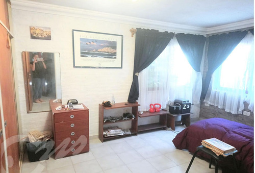 Imagen 23 de 30 de Venta.casa 4 Dormitorios + Casa 2 Dorm Barrio El Cazador