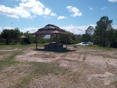 Vendo 2 Casas, Con Quincho Y Pileta