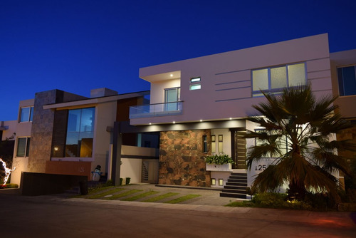 Casas De Lujo En Venta En Puerta Del Bosque