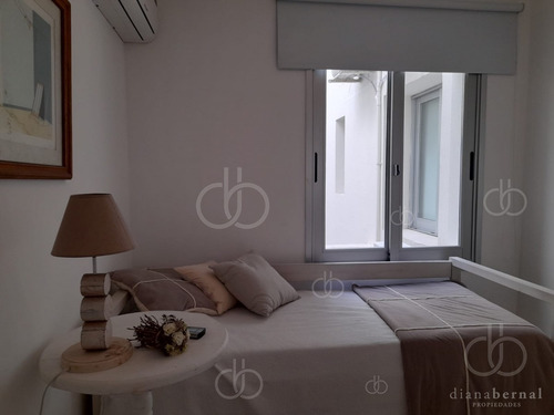 Imagen 13 de 23 de Punta Del Este , Mansa, Apartamento Con Servicios Y Bajos Costos Comunes-- Ref: 54644