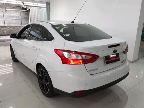 Ford Focus 2.0 TITANIUM SEDAN 16V FLEX 4P AUTOMÁTICO