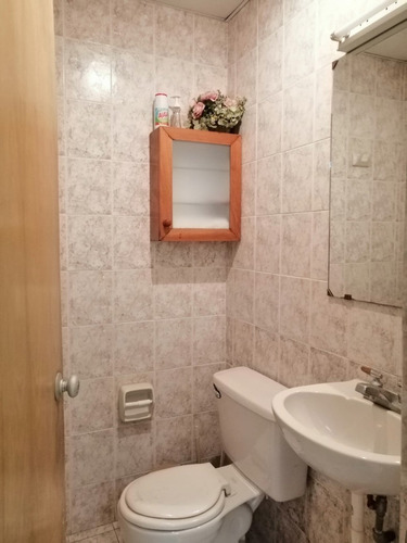 Imagen 2 de 13 de Oficina En Av. 181 Valencia (foof-031) Vende Larezcarpio