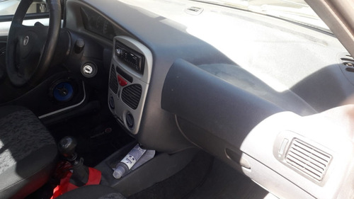 Imagem 10 de 15 de Fiat Strada 1.4 Fire Flex 2p 2011