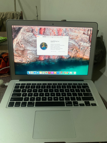 Macbook Air 13 Model A1466 Emc2632 Gris (Usado)