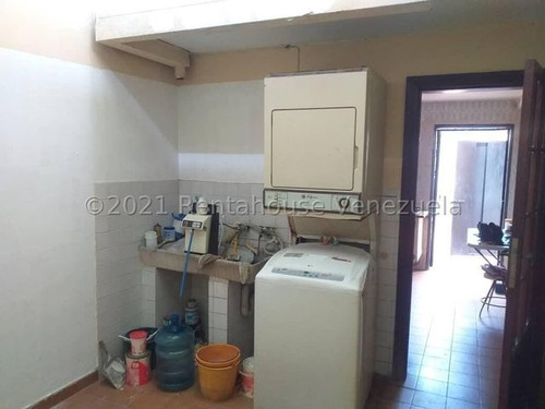 Imagen 22 de 30 de Casa En Venta En Barquisimeto. Zona Centro, Selena Pacheco Tlf. 04245197639. Cód. 21-19623. Lara, Venezuela