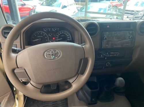 Imagen 8 de 13 de Toyota Land Cruiser Hembrita Sincronico 4x4