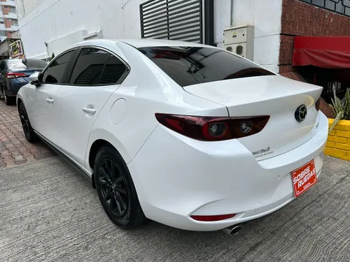 Mazda 3 Touring Hybrido 2.0 Mod 2023