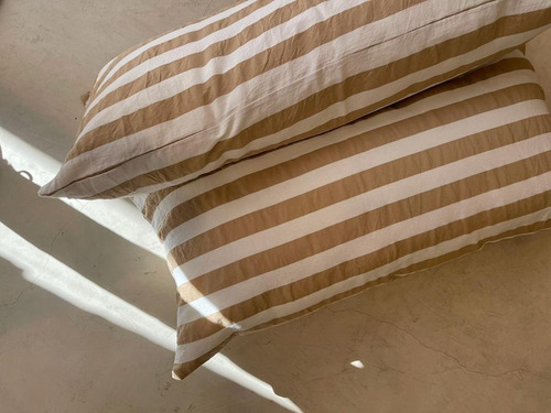 Imagen 2 de 3 de Almohadon Tussor Rayas Largo 90x50 Cm Pura Home