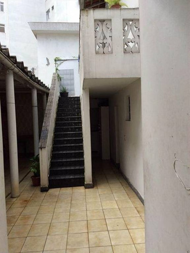 Imagem 15 de 26 de Sobrado Isolado À 20 Metros Do Centro Comercial De São Vicente 30 Metros Da Praia Com Hidromassagem King Size Churrasqueira Confira!!! - Hm1925