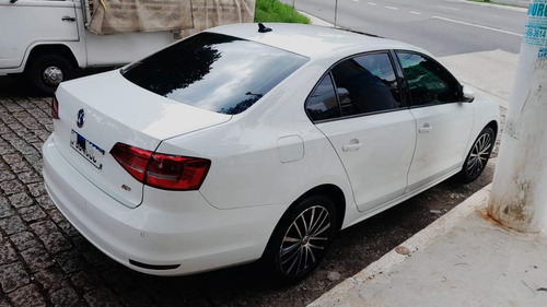 Volkswagen Jetta 2.0 Comfortline Flex Aut 4p