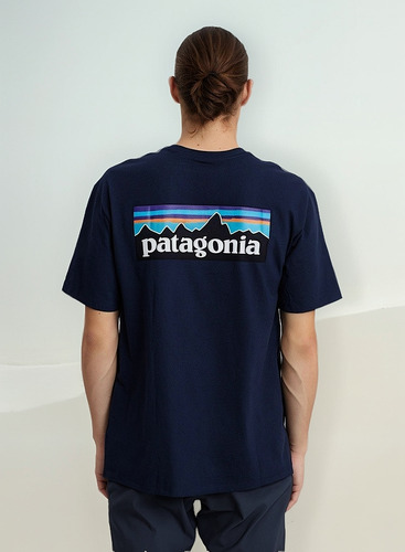 Remera Patagonia P-6 Logo Responsibili-tee Classic Navy