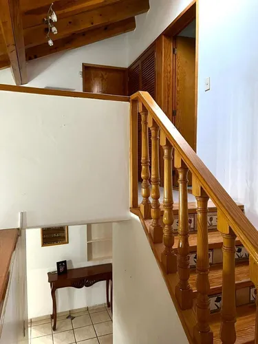 Venta De Casas En Jurica, 3 Habitaciones, De Oportunidad, Hermosa Calle.