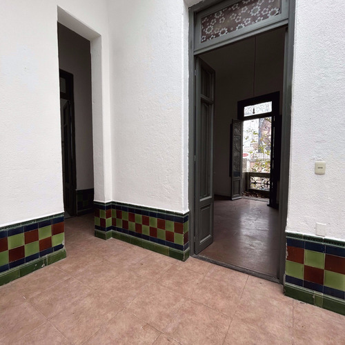 Alquiler De Amplia Casa Con 3 Dormitorios Y 2 Baños En Cordon Ideal Empresa
