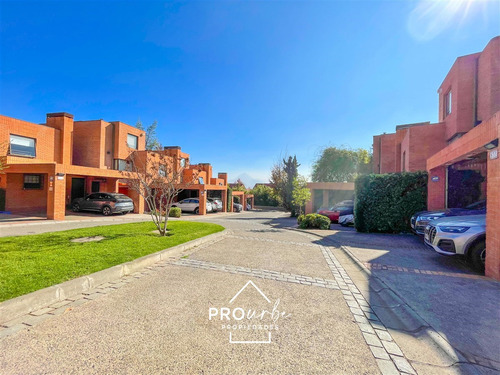 Casa En Arriendo De 4 Dorm. En San Carlos De Apoquindo