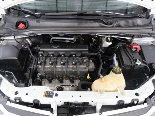 Imagem 11 de 15 de Chevrolet Onix Lt
