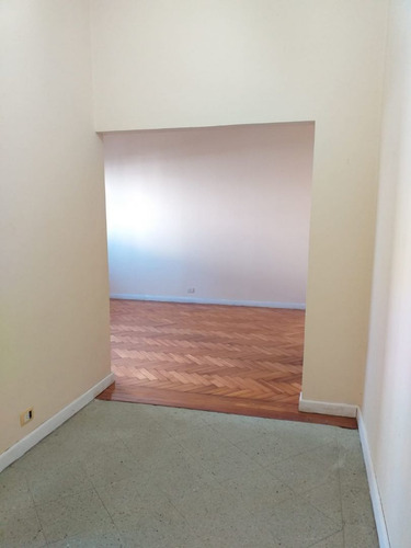 Imagen 4 de 17 de Departamento En Venta En Flores