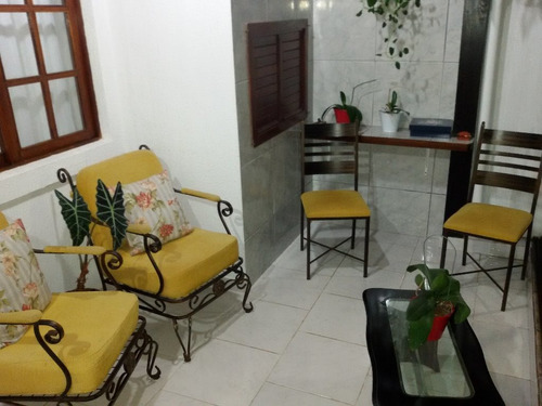 Imagem 3 de 15 de Casa De 3 Dormitórios - 4305