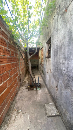 Salon Al Frente Entrada Independiente Con Vivienda (sin Expensas)