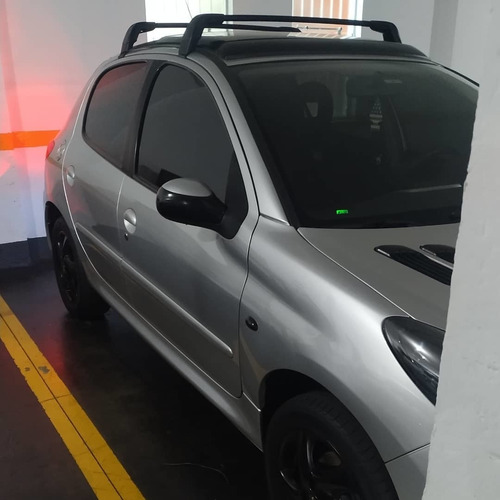 Imagem 4 de 11 de Peugeot 207 2011 1.4 Quiksilver Flex 5p