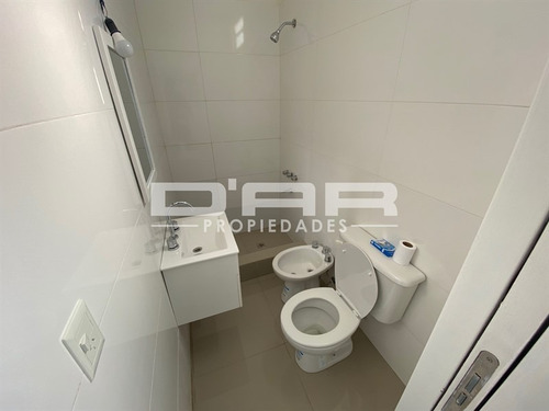Imagen 5 de 9 de Excelente Ph 4 Amb Con Patio Y Terraza! - Directorio 7200