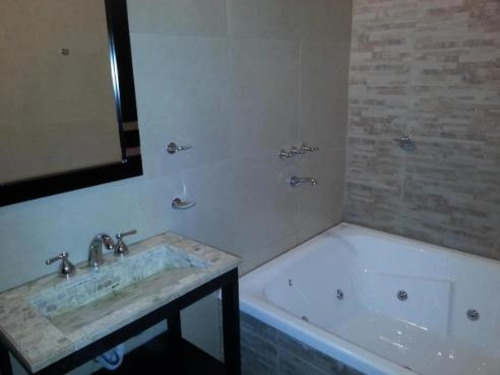 Casa En Venta - 2 Dormitorios 1 Baño - Cochera - 300mts2 - Moreno
