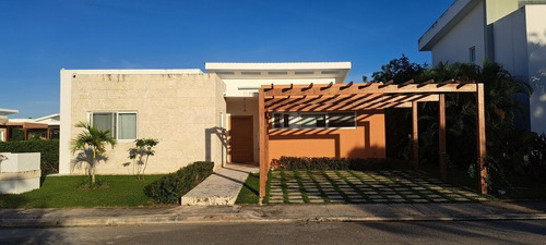 Alquiler Amplia Casa 3 Habitaciones En Vista Cana Bavaro Punta Cana