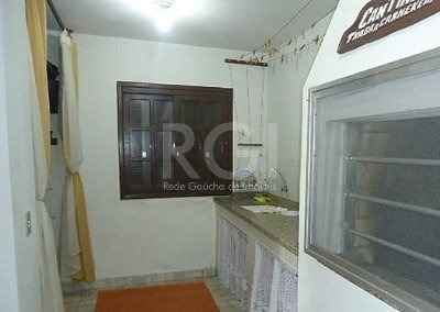Casa Em Centro Com 3 Dormitórios - Vi4109