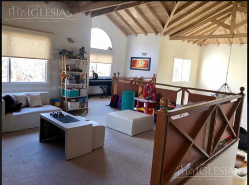 Casa En Venta Con 4 Dormitorios En Solares Del Talar