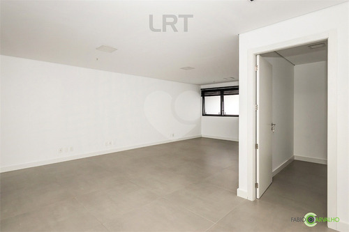 Imagem 18 de 30 de Ampla Sala Em Andar Alto Com 73 M² No Praia De Belas - Reo226186