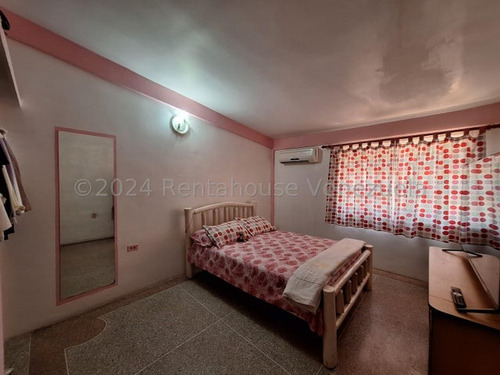 Venta Amplia Casa Ubicada En La Victoria -aragua Urb Bolivar Gjg 25-3576