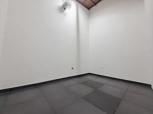 Local En Arriendo En El Llano. Cod A24167