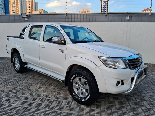 Toyota Hilux 2.7 Srv Cab. Dupla 4x4 Flex Aut. 4p