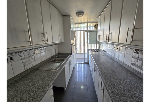 Departamento Frente A Plaza Las Lilas