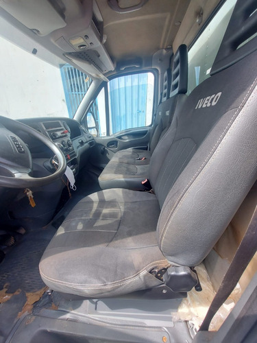 Imagem 4 de 7 de Iveco Daily 2013 Com Bau Financio Seu 1 º Veiculo