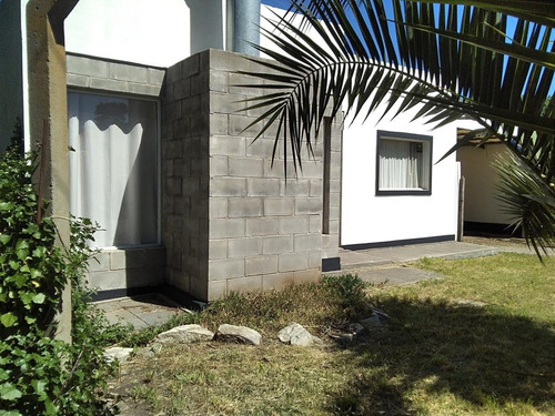 Imagen 2 de 14 de Casa 2 Dormitorios - Calle 24 E/ 499 Y 501 - Barrio Los Acantilados